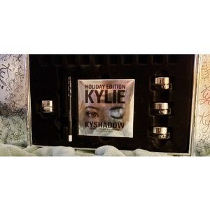 Kylie Cosmetics 2016 Holiday Bundle